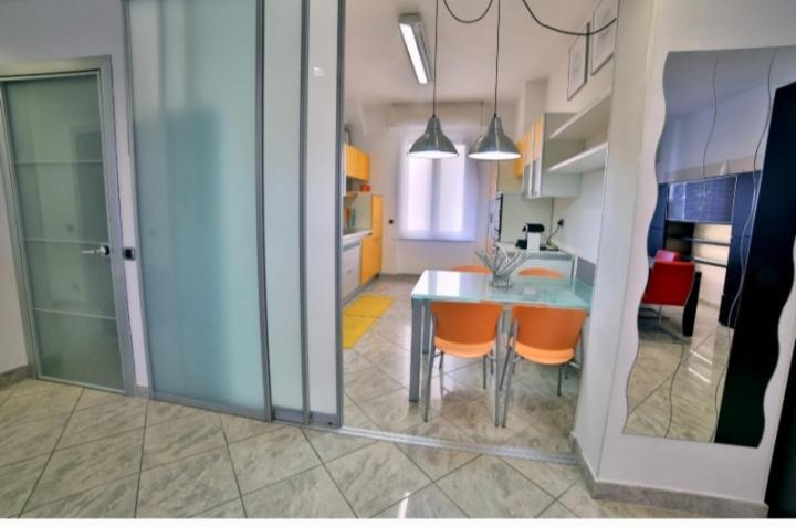 Appartamento Con Idromassaggio E Parcheggio Privato Gratuito,Strategico Per Le Cinque Terre E Golfo Dei Poeti La Spezia Exterior foto